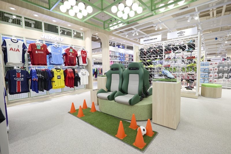 Supersports Central Chidlom!